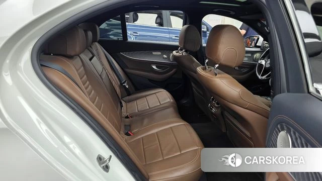 Mercedes-Benz E-Class W213 2022 Белый из Кореи, фото 3