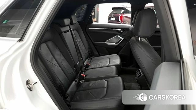 Audi Q3 (F3) 2020 Белый из Кореи, фото 3