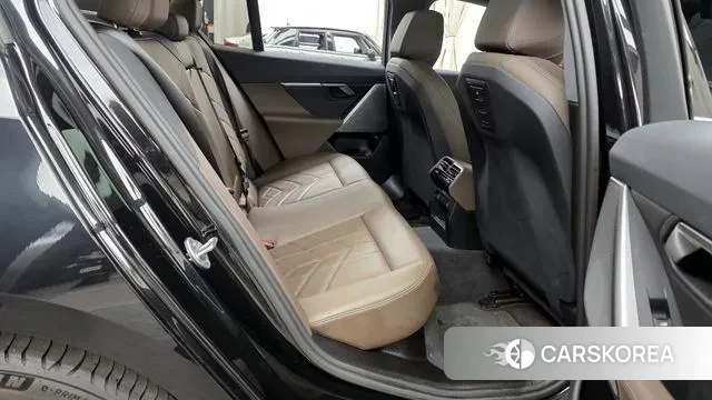 BMW 5 Series (G60) 2023 Черный из Кореи, фото 3