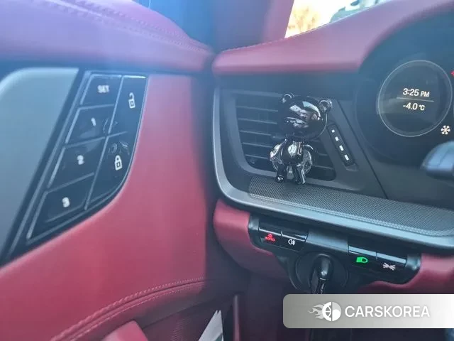 Porsche 911(992) 2021 Серебристо-серый из Кореи, фото 3