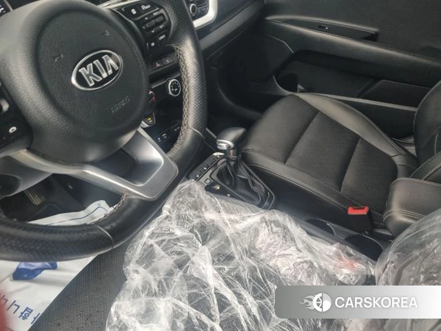 Kia Stonic 2018 Белый из Кореи, фото 3