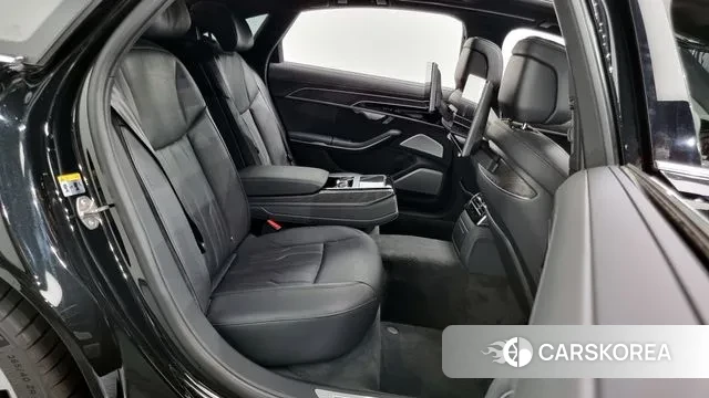 Audi A8 (D5) 2023 Черный из Кореи, фото 3
