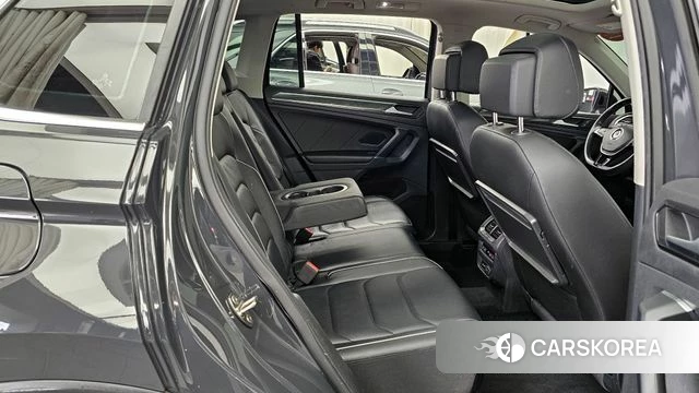 Volkswagen Tiguan second Generation 2018 Серый из Кореи, фото 3