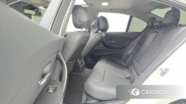 BMW 3 Series (F30) 2018 Белый из Кореи, фото 3