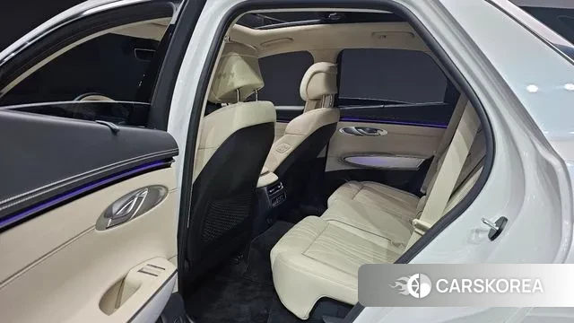 Genesis GV70 2025 Белый из Кореи, фото 3