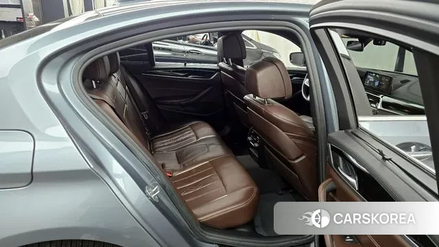 BMW 5 Series (G30) 2018 Серый из Кореи, фото 3