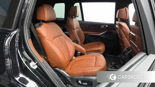 BMW X7 (G07) 2025 Черный из Кореи, фото 3