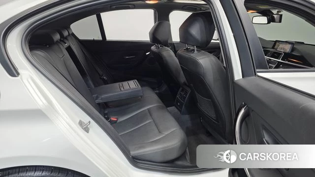 BMW 3 Series (F30) 2018 Белый из Кореи, фото 3
