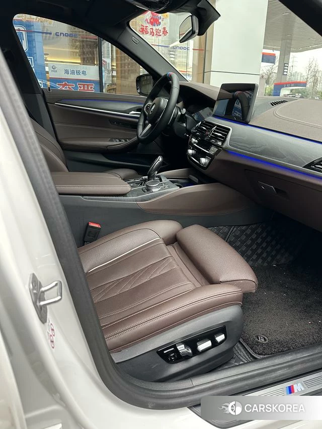 BMW 5 series 2022 Белый из Китая, фото 3