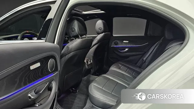 Mercedes-Benz E-Class W213 2021 Белый из Кореи, фото 3