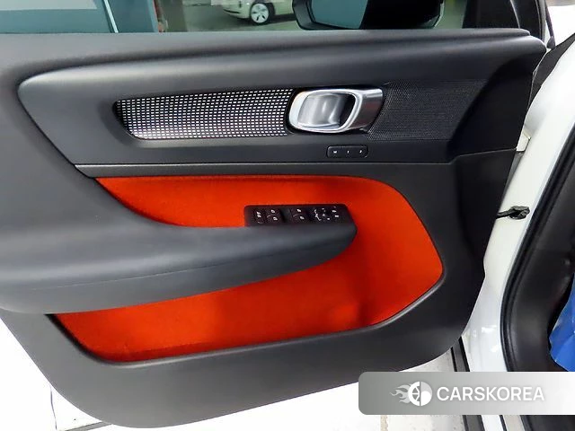 Volvo XC40 2020 Белый из Кореи, фото 3