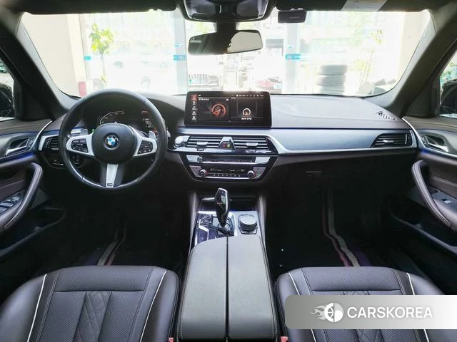 BMW 5 series 2021 Черный из Китая, фото 3