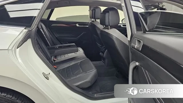 Volkswagen Arteon 2023 Белый из Кореи, фото 3