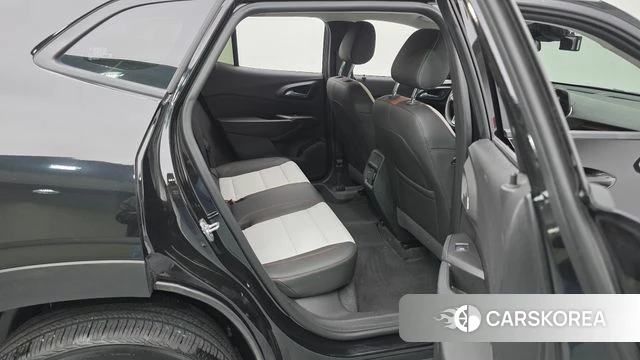 Chevrolet (GM Daewoo) Trax Crossover 2024 Черный из Кореи, фото 3