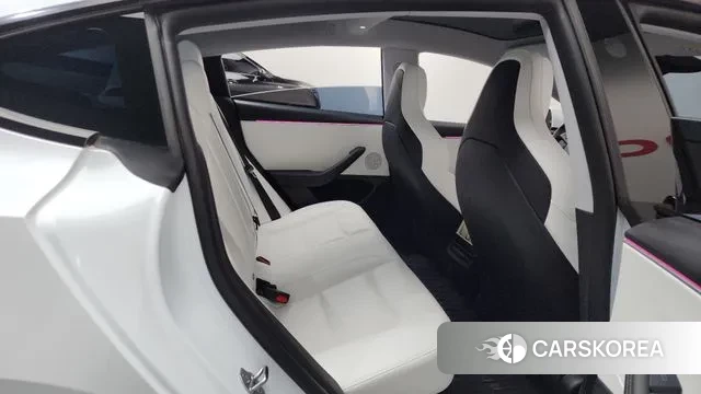 Tesla Model 3 2024 Белый из Кореи, фото 3