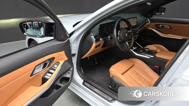 BMW 3 Series (G20) 2023 Серебристо-серый из Кореи, фото 3