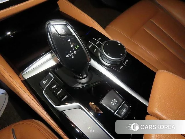 BMW 5 Series (G30) 2018 Белый из Кореи, фото 3