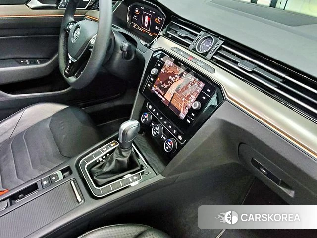 Volkswagen Arteon 2020 Серебристо-серый из Кореи, фото 3