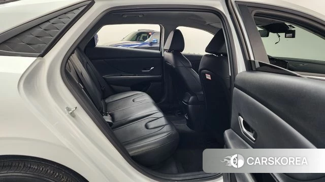 Hyundai The New Avante (CN7) 2024 Белый из Кореи, фото 3