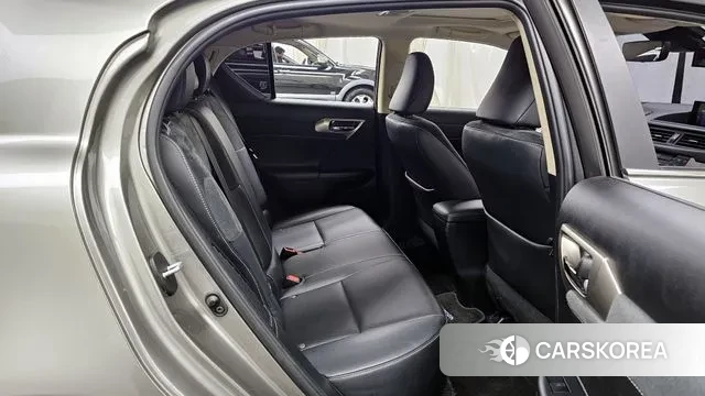 Lexus CT200h 2020 Серебряный из Кореи, фото 3