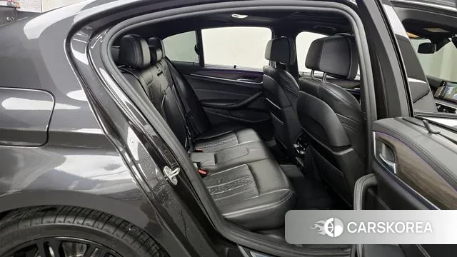 BMW 5 Series (G30) 2018 Серый из Кореи, фото 3