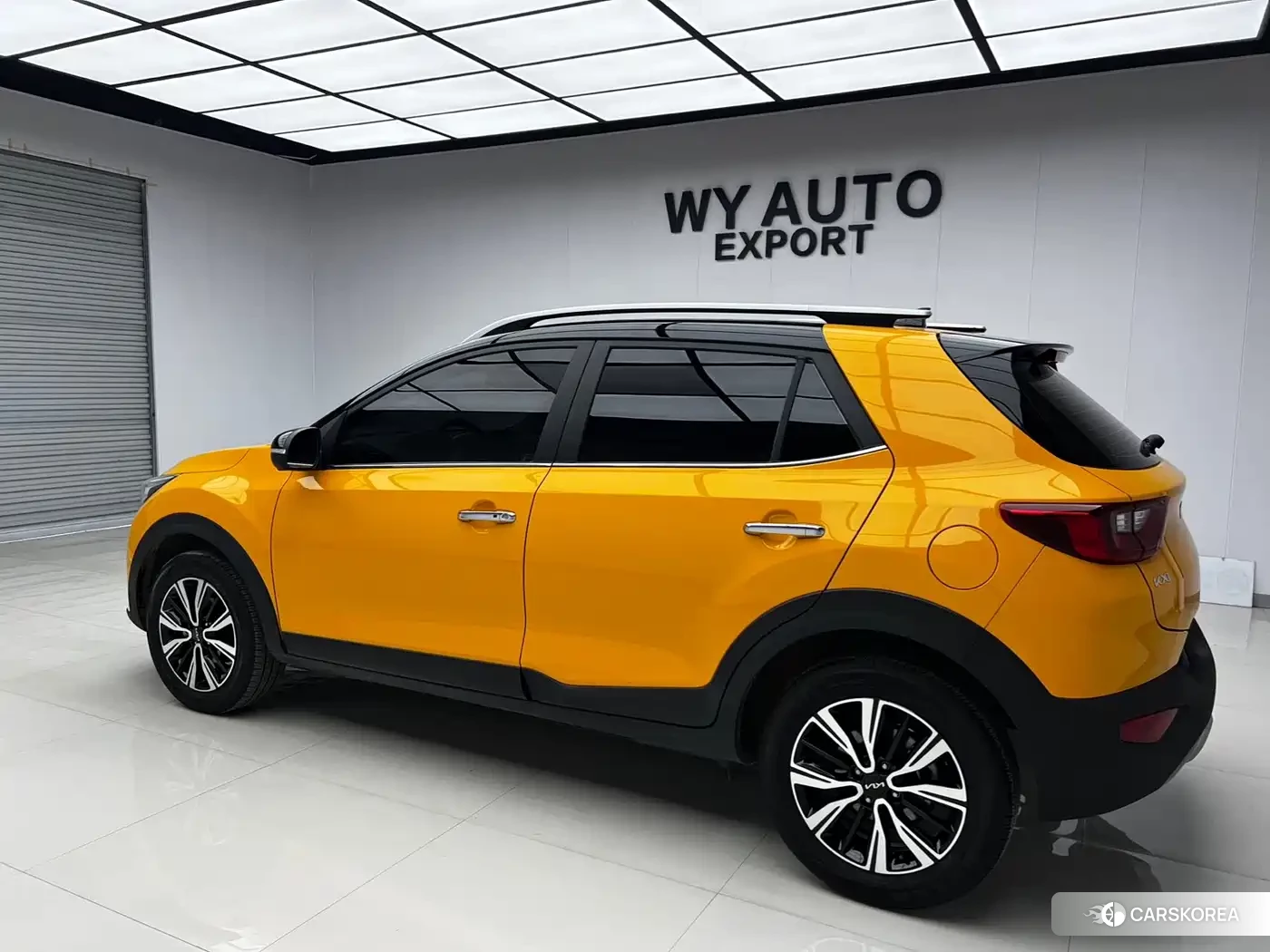 Kia KX1 2022 Yellow/orange из Китая, фото 3