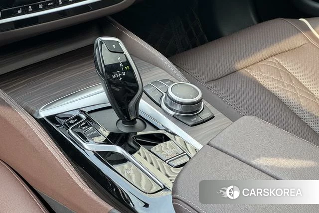 BMW 5 series 2022 Белый из Китая, фото 3
