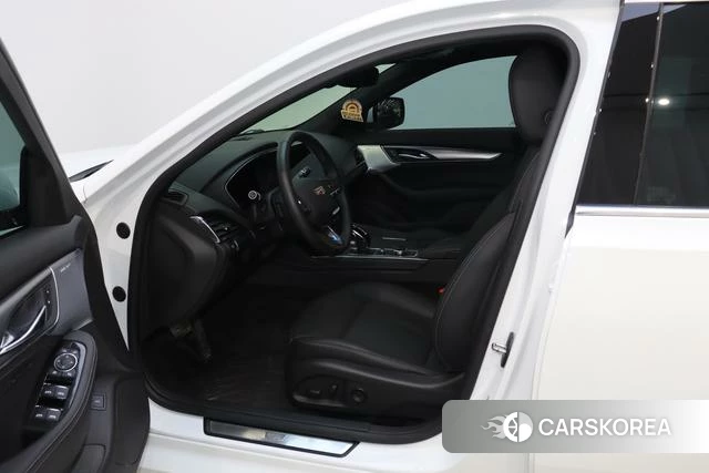 Cadillac CT5 2023 Белый из Китая, фото 3