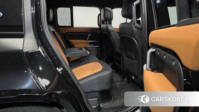 Land Rover Defender (L663) 2024 Черный из Кореи, фото 3