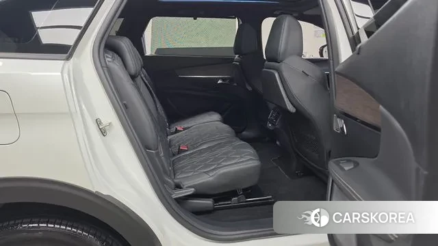 Peugeot 5008 second generation 2024 Белый из Кореи, фото 3