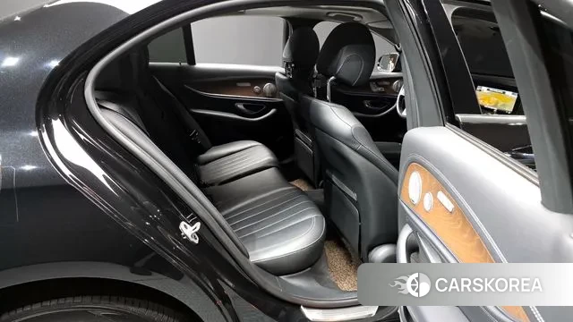 Mercedes-Benz E-Class W213 2020 Черный из Кореи, фото 3