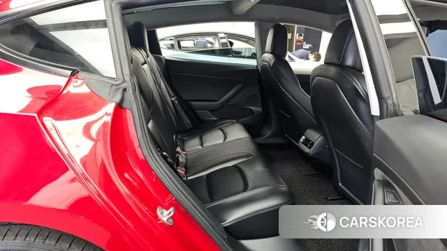 Tesla Model 3 2021 Красный из Кореи, фото 3