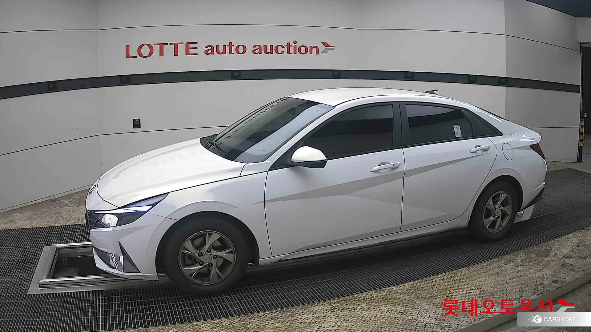 Hyundai Avante 2022 Белый из Кореи, фото 3