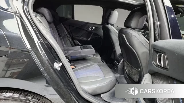 BMW 1 Series (F40) 2023 Черный из Кореи, фото 3