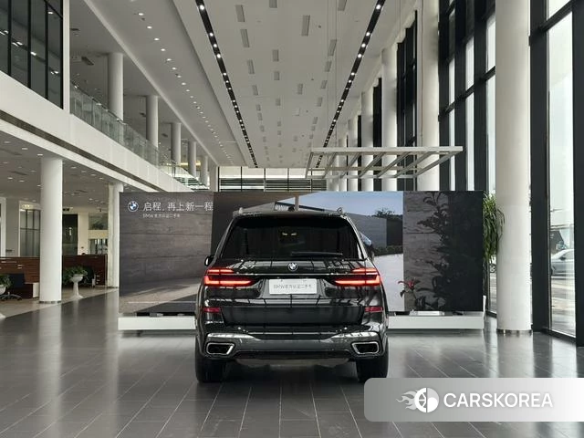 BMW X7 2024 Черный из Китая, фото 3