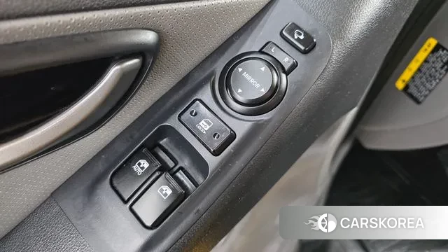 Hyundai The New Grand Starex 2018 Желтый из Кореи, фото 3