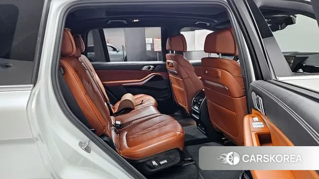 BMW X7 (G07) 2023 Белый из Кореи, фото 3