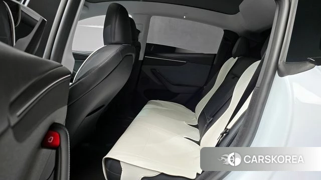 Tesla Model Y 2025 Белый из Кореи, фото 3