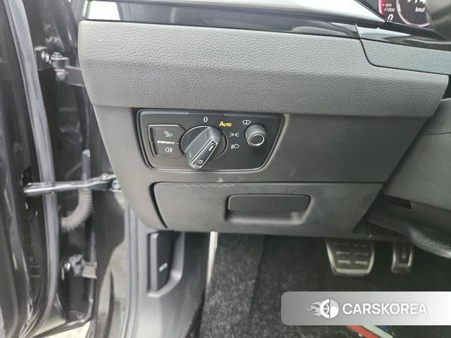 Volkswagen Arteon 2023 Серый из Кореи, фото 3
