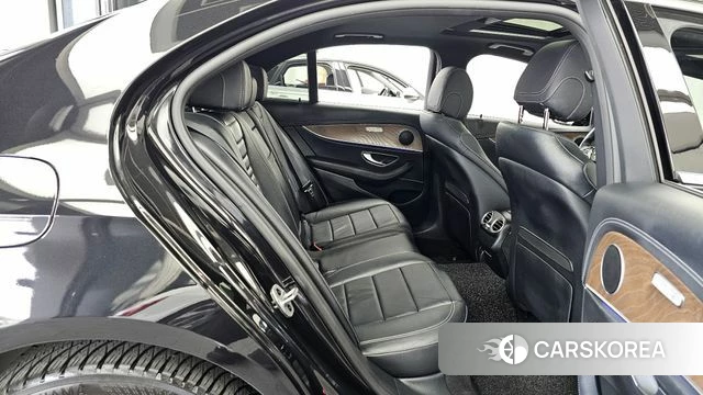 Mercedes-Benz E-Class W213 2021 Черный из Кореи, фото 3