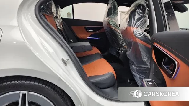 Mercedes-Benz C-Class W206 2025 Белый из Кореи, фото 3