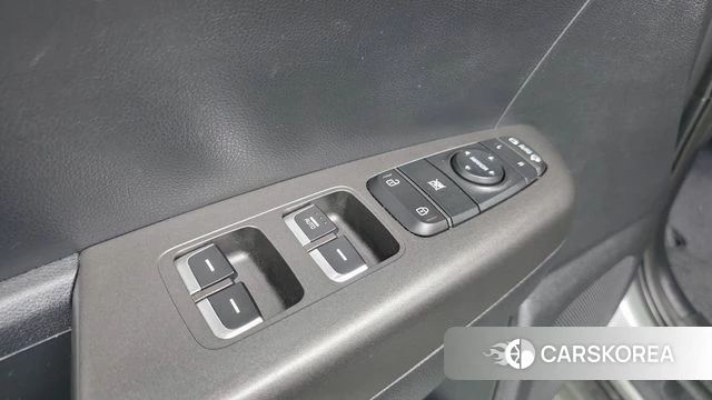 Kia Sportage The Bold 2021 Серебристо-серый из Кореи, фото 3