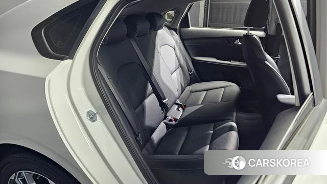 Kia The New K3 2nd generation 2024 Белый из Кореи, фото 3