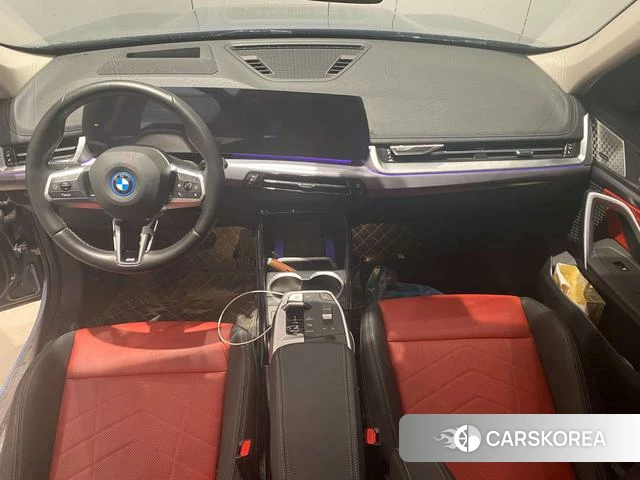 BMW iX1 2024 Темно-серый из Китая, фото 3