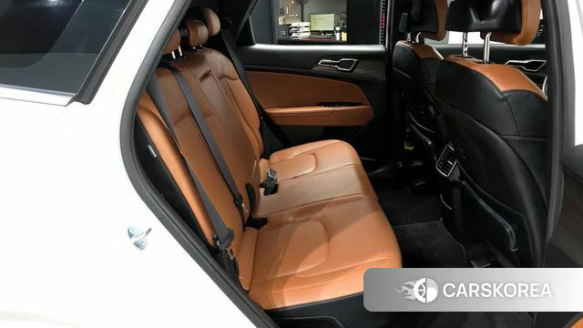 Kia Sportage 5th Generation Hybrid 2023 Белый из Кореи, фото 3
