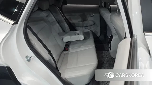 Hyundai Kona (SX2) 2023 Белый из Кореи, фото 3