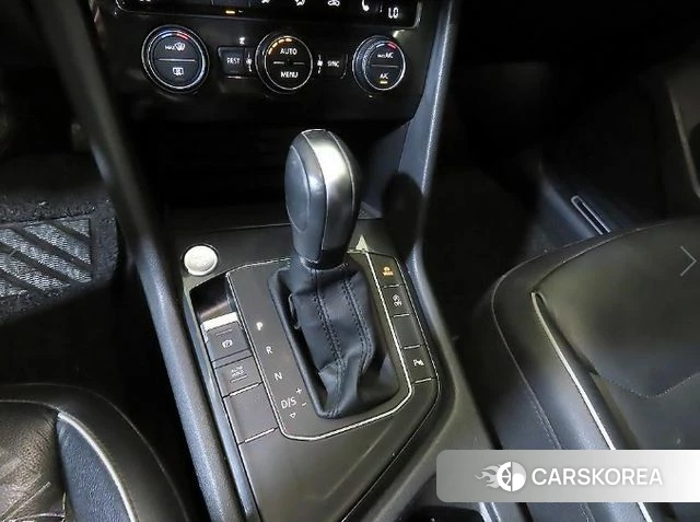 Volkswagen Tiguan second Generation 2020 Белый из Кореи, фото 3