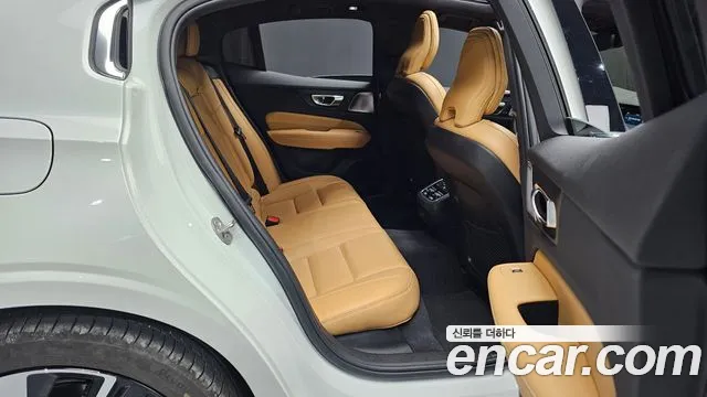 Volvo S60 3rd generation 2023 Белый из Кореи, фото 3