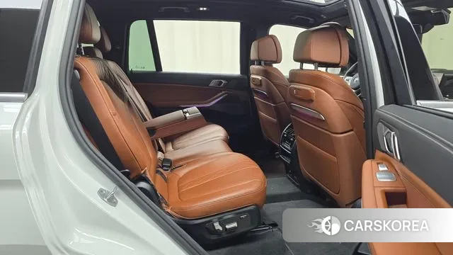 BMW X7 (G07) 2025 Белый из Кореи, фото 3