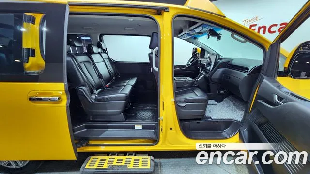 Hyundai Staria 2022 Желтый из Кореи, фото 3